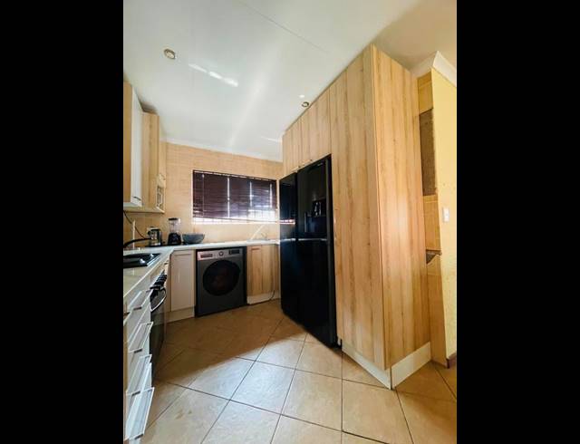 2 BEDROOM TOWNHOUSE FOR SALE IN DUNNOTTAR